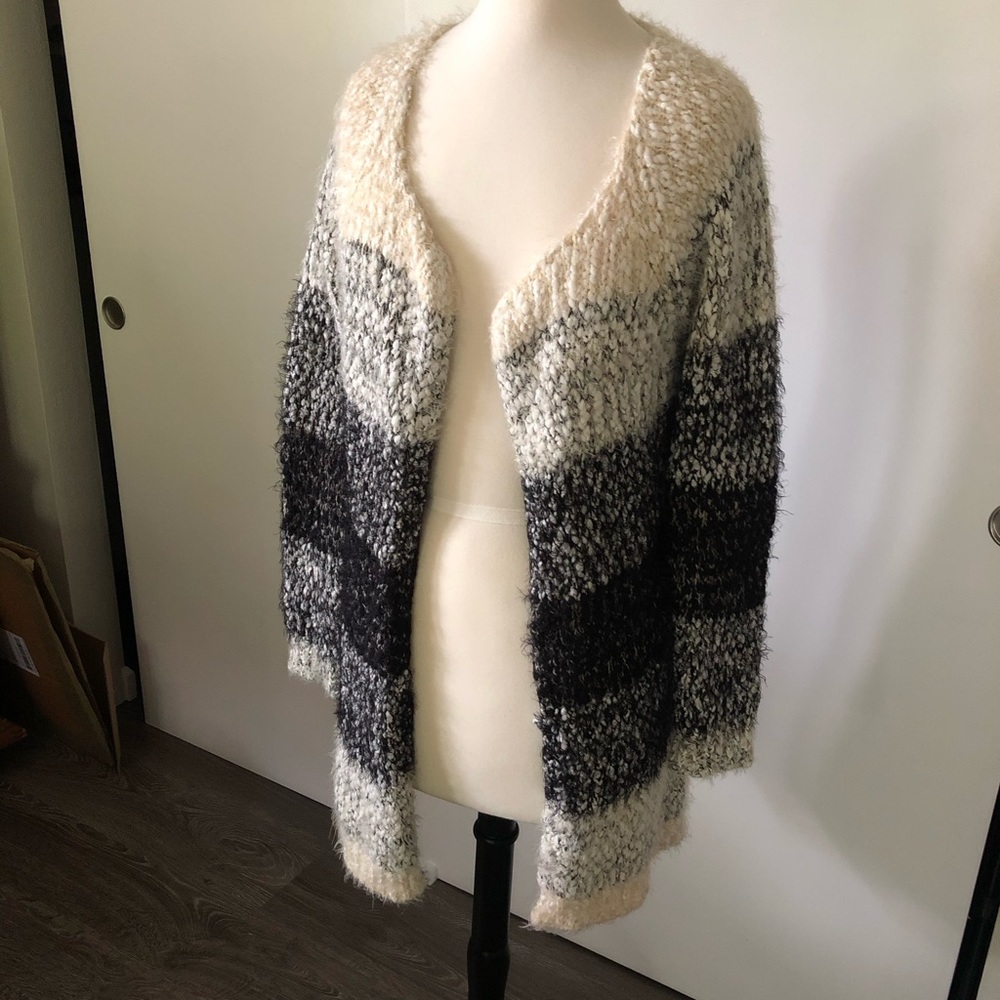 Wool/knitted Black and White cardigan